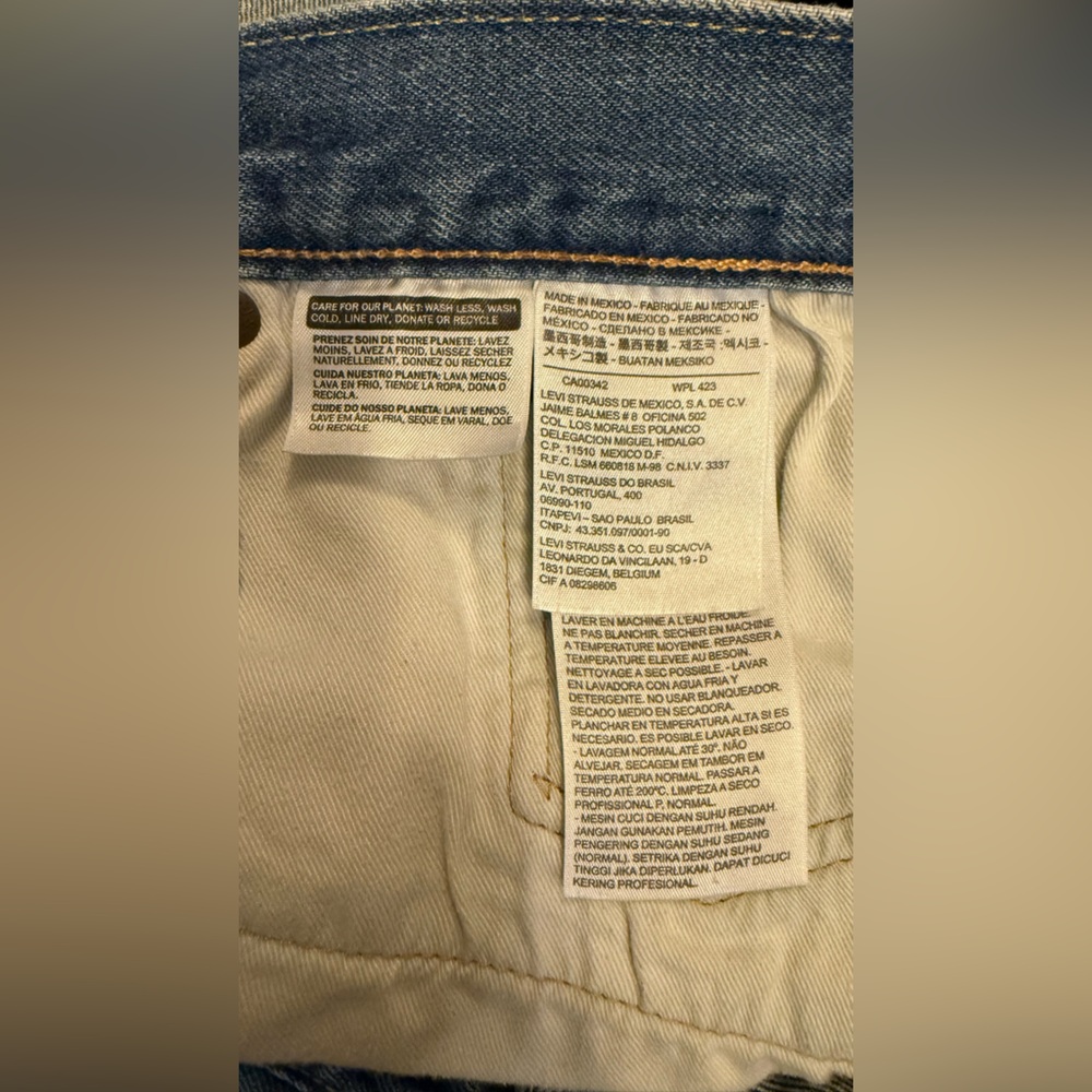 Levi's - Picture 7 of 10